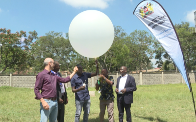 A team from the Institute Climate Change Adaptation (ICCA) of the University of Nairobi and School of Geography at the University of Oxford preparing the launch of the first weather balloon to start the ‘Masika’ Radiosonde Investigation.